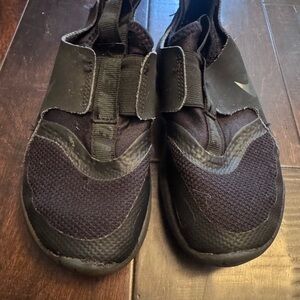 Nike Kids Black Slip-On Sneakers with Elastic Strap